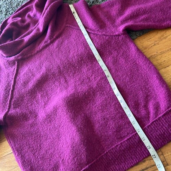 Free People Echo Beach Cowl Neck Wool Blend Sweater In Magenta Size S - Picture 11 of 14